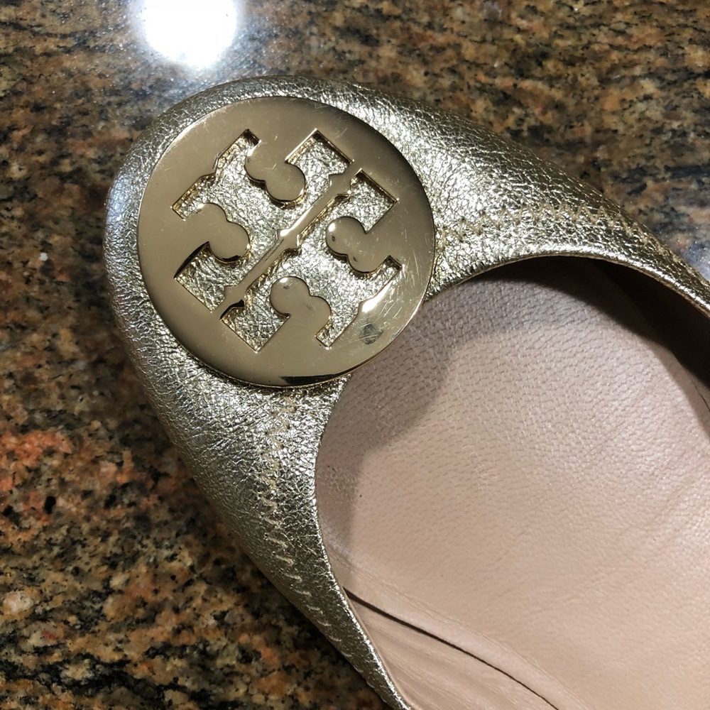 AUTH TORY BRUCH GOLD FLATS SIZE 6 - Picture 4 of 6